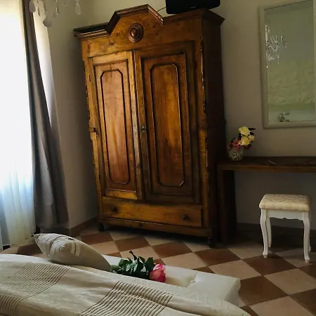 Country House Of Tulips * Mongardino